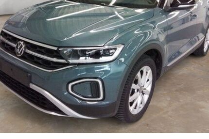 VW T-Roc 15.125 km 31.998 &euro; Potsdam 14482
