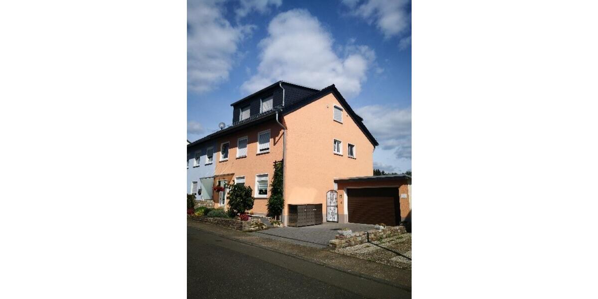 Ruhige Dachgeschosswohnung 2 Zimmer zu vermieten! 2 zimmer