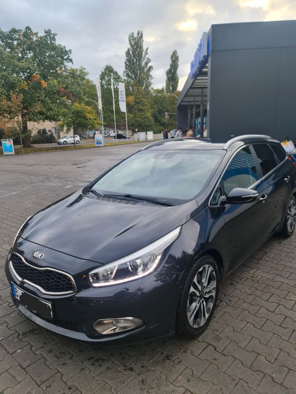 Kia ceed Sportswagon 66.000 km 12.999 € Berlin 10627
