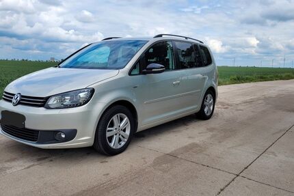 VW Touran 240.000 km 7.199 &euro; Nienburg 06429
