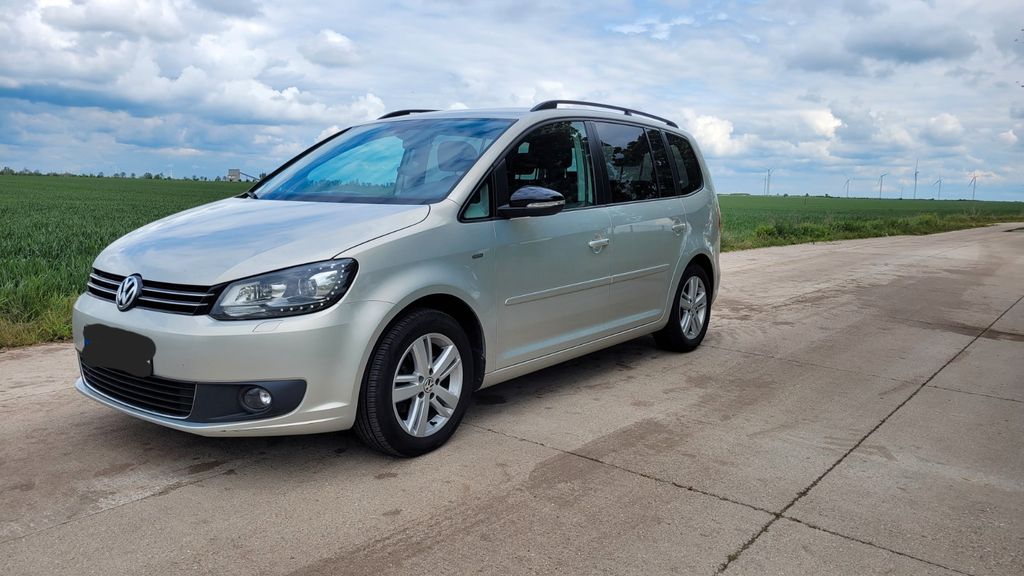 VW Touran 240.000 km 7.199 &euro; Nienburg 06429
