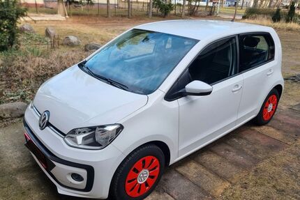 VW up! 69.000 km 8.999 &euro; Am Mellensee 15838