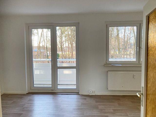 Etagenwohnung Hermsdorf - 3 Zimmer, 61 m&sup2;, 350&euro; | Angebot:24510246