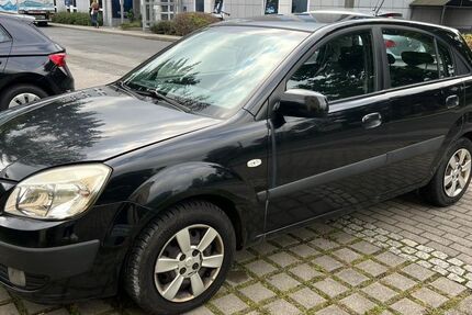 Kia Rio 246.000 km 1.700 € Dresden 01139