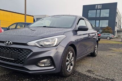 Hyundai i20 135.000 km 9.489 &euro; Bad Kreuznach 55543