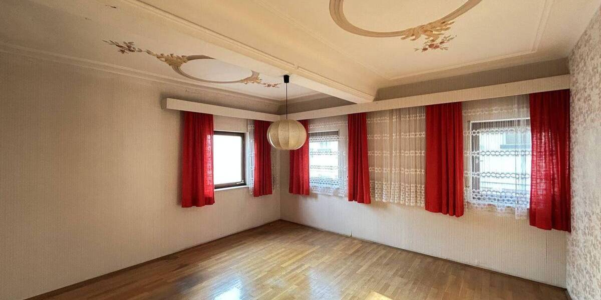 Mehrfamilienhaus, Wohnhaus Erlangen / Frauenaurach Frauenaurach - 8 Zimmer, 236 m&sup2;, 359.000&euro; | Angebot:24051824