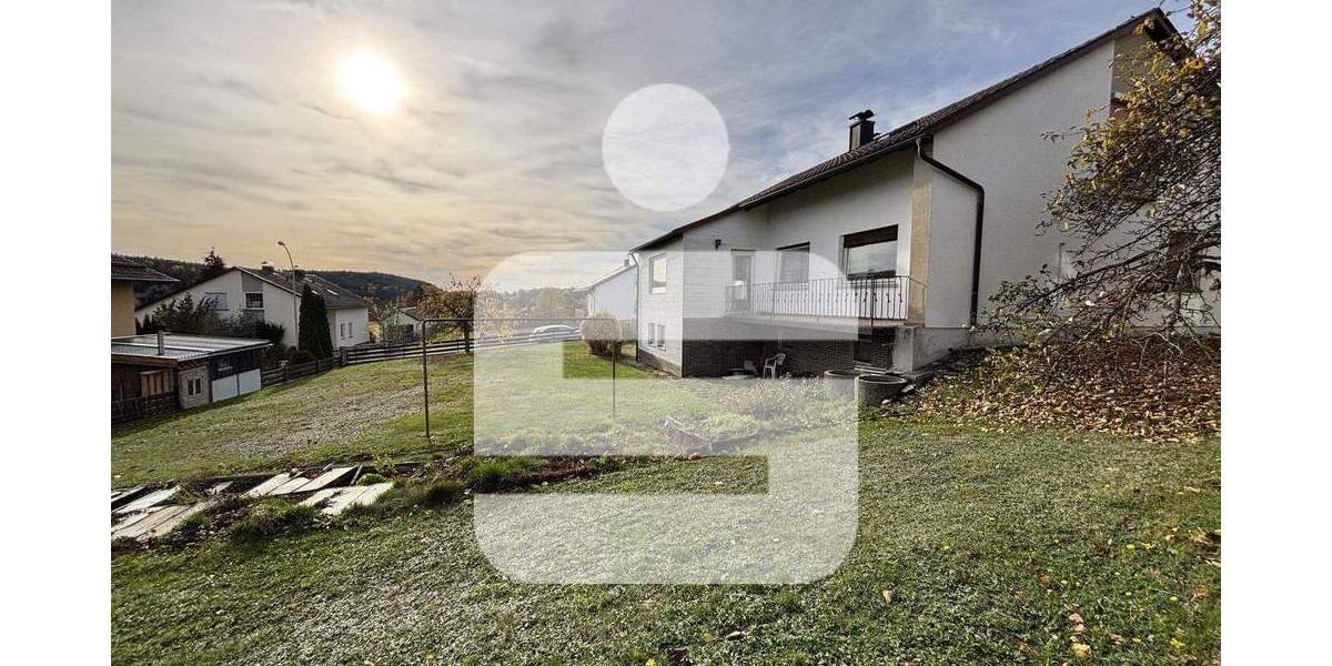 Einfamilienhaus Oberviechtach - 7 Zimmer, 190 m&sup2;, 197.000&euro; | Angebot:25601702
