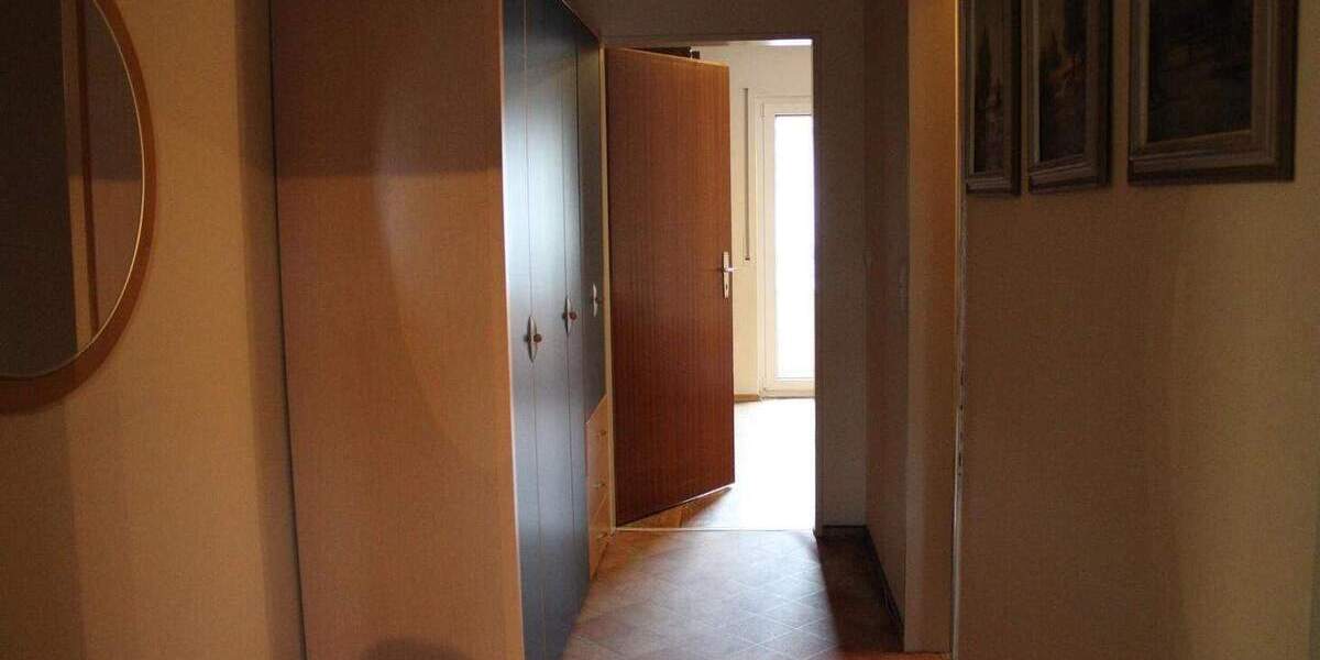 Etagenwohnung Lauffen am Neckar - 3 Zimmer, 77 m&sup2;, 215.000&euro; | Angebot:25682722