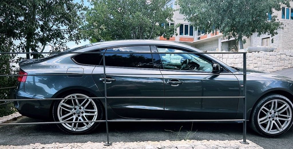 Audi A5 135.000 km 19.990 &euro; Ummendorf 88444