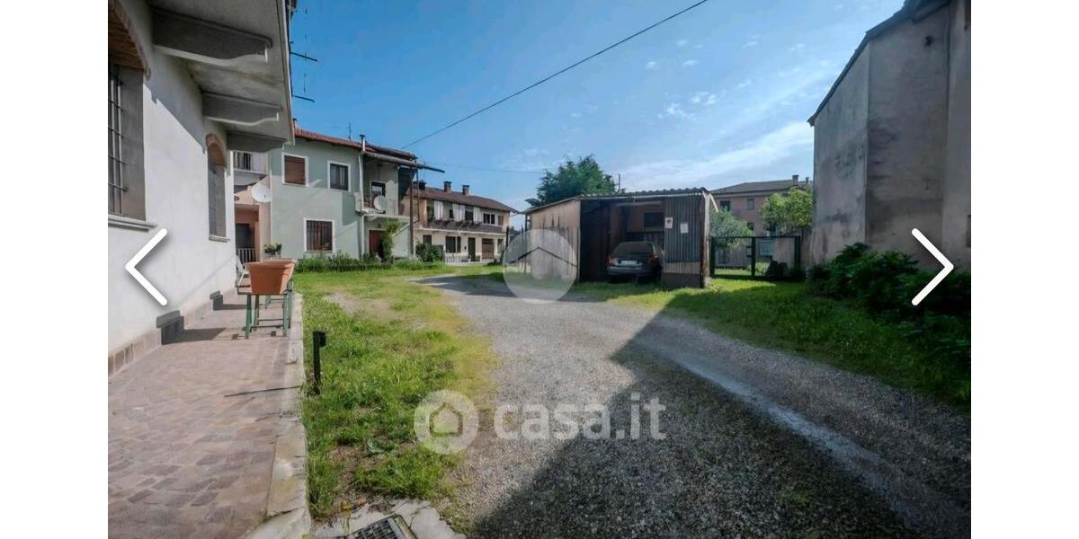 Doppelhaushälfte Friedberg (Hessen) - 2 Zimmer, 142 m&sup2;, 114.000&euro; | Angebot:25446589