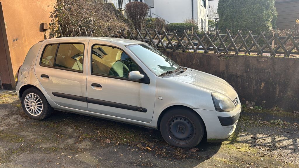 Renault Clio 90.000 km 1.000 &euro; Solingen 42651