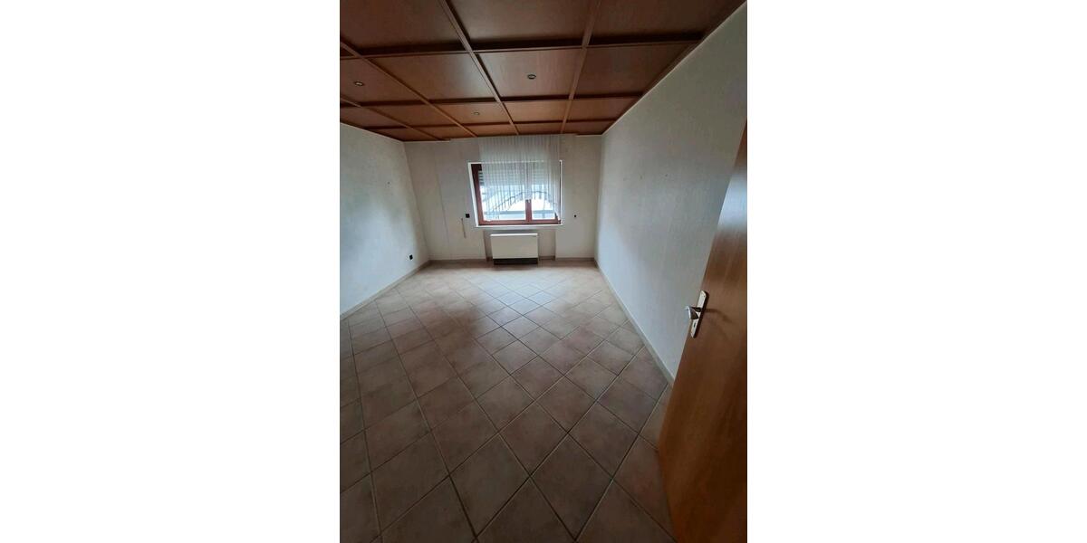 Einfamilienhaus Leun - 1 Zimmer, 133 m&sup2;, 1.090&euro; | Angebot:25223224