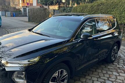 Hyundai SANTA FE 33.000 km 23.890 &euro; München 81827