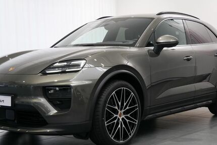 Porsche Macan 14.000 km 97.890 € Oldenburg 26123