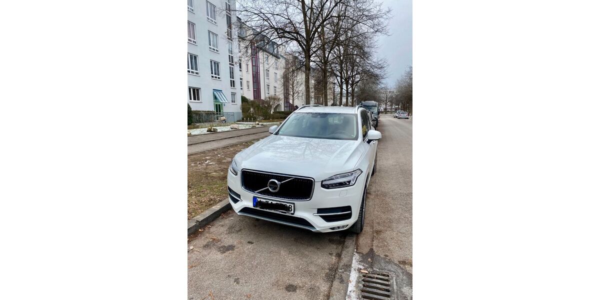 Volvo XC90 97.000 km 32.500 &euro; München 81927