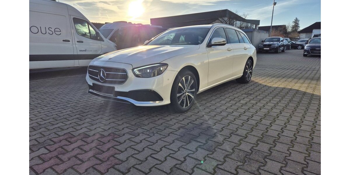 Mercedes-Benz E 300 e T Avantgarde AHK, LED, Rückfahrkamera, App 55.700 km 26.990 &euro; Rodgau 63110