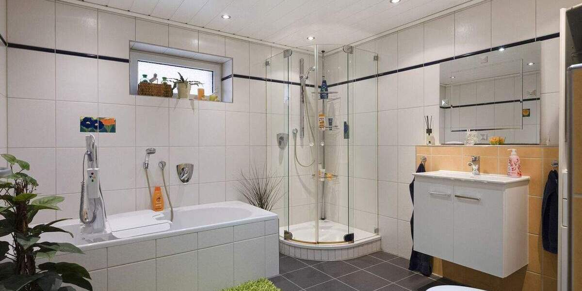 Großzügiges Wohnhaus mit Innenhof, Garten und Ausbaupotenzial in Gangelt- Stahe! 8 zimmer