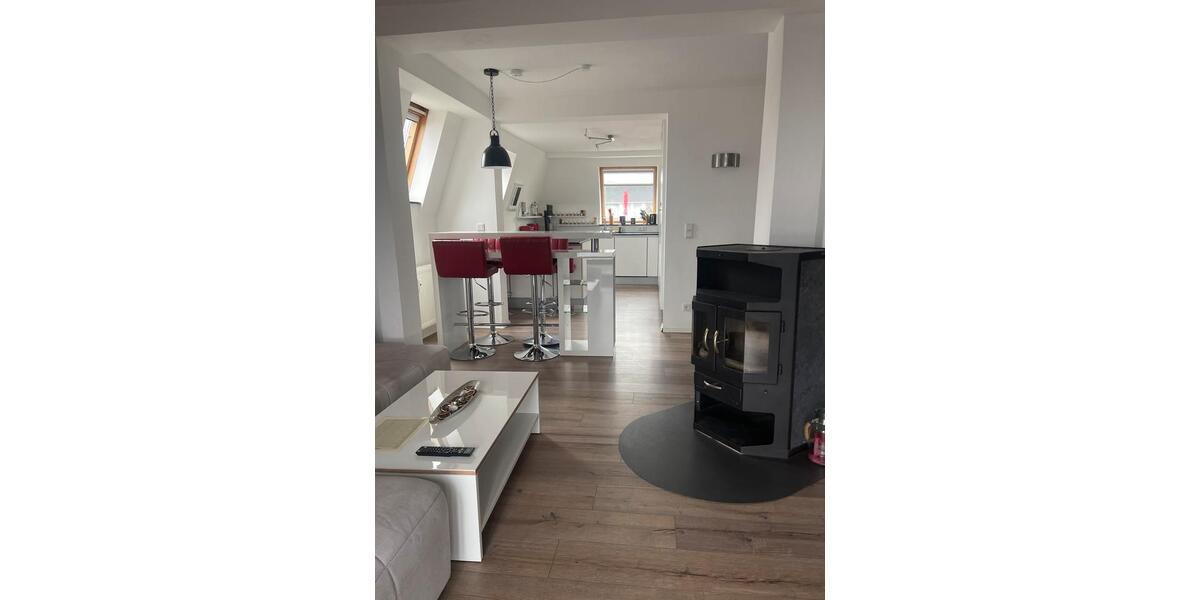 Dachgeschoßwohnung Remscheid Reinshagen - 3 Zimmer, 102 m&sup2;, 1.300&euro; | Angebot:24935000