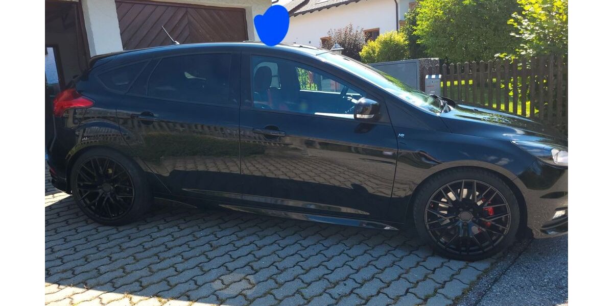 Ford Focus 99.985 km 15.900 € Aying 85653