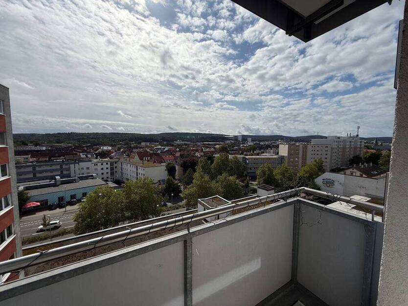 RESERVIERT: Helle Wohnung mit grandioser Aussicht auf die Stadt 4 zimmer