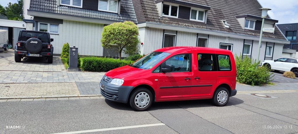 VW Caddy 261.000 km 3.950 &euro; Willich 47877