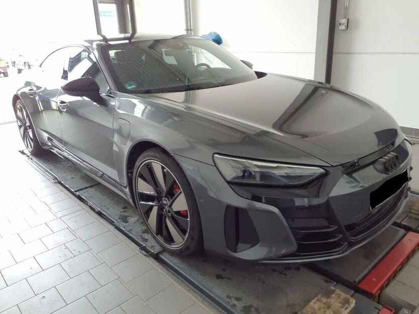 RS e-tron GT
