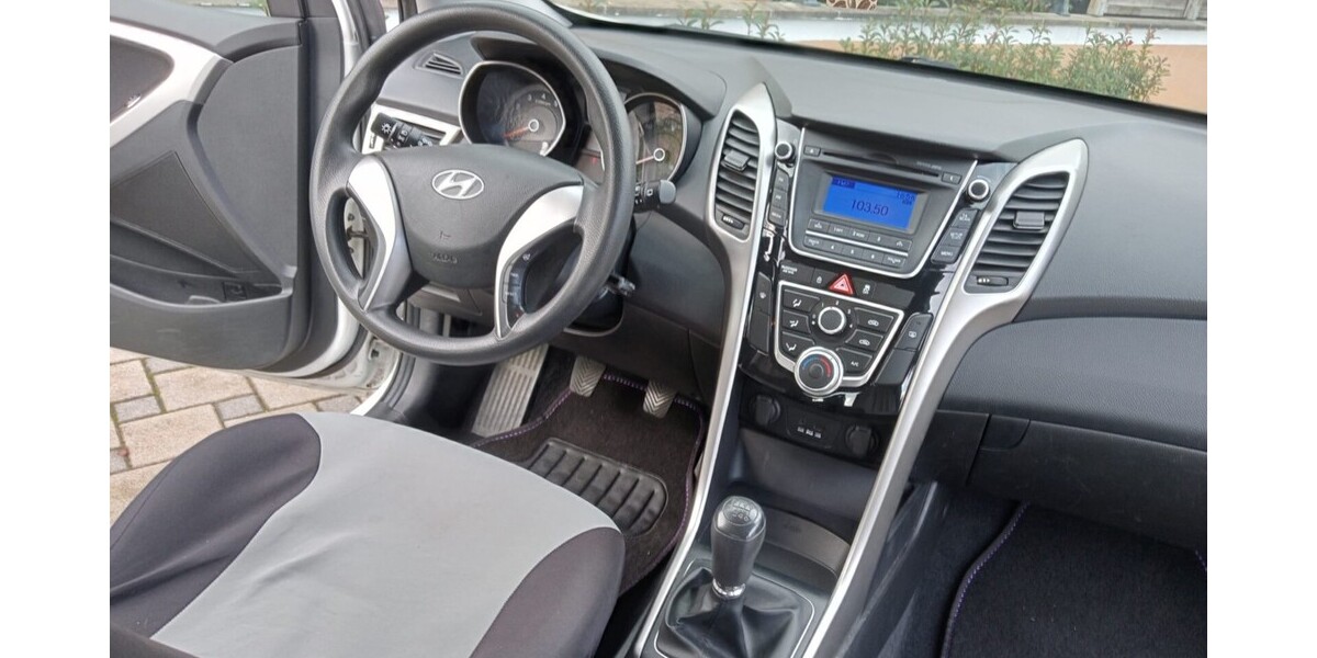 Hyundai i30 53.000 km 10.000 &euro; Weil am Rhein 79576