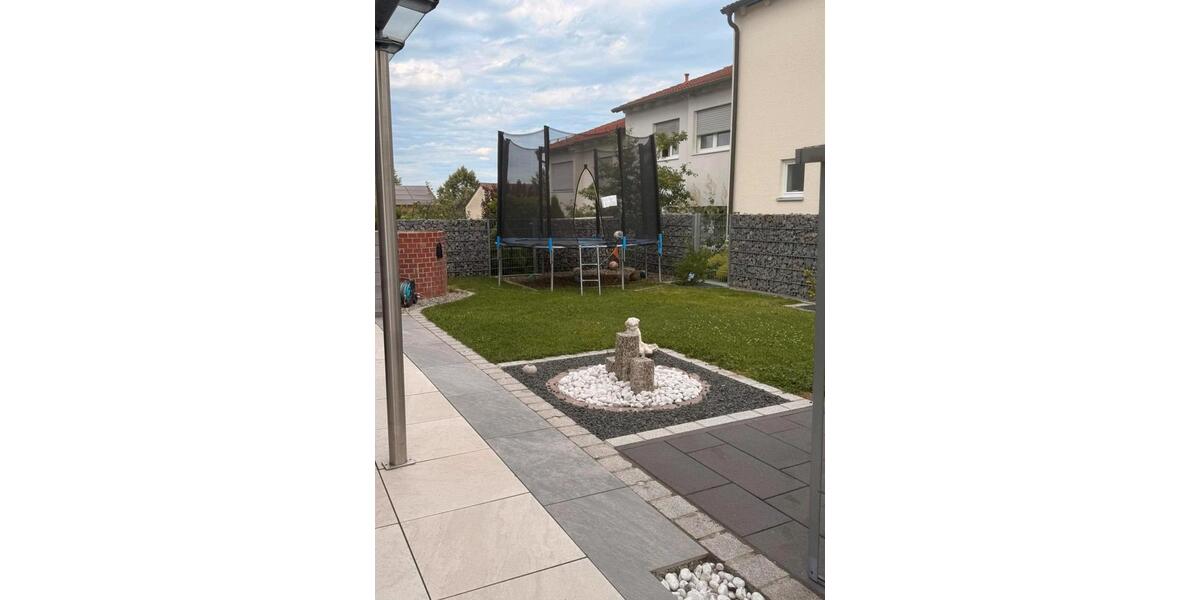 Reihenhaus Obertraubling - 7 Zimmer, 225 m&sup2;, 780.000&euro; | Angebot:27115188