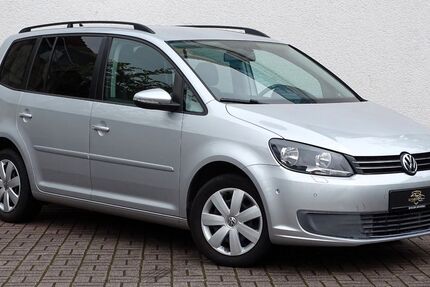 VW Touran 62.490 km 12.890 € Bensheim 64625