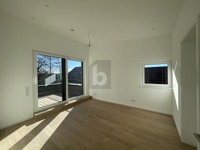 MODERN, MEHRERE TERRASSEN UND BLICK INS GRÜNE - Doppelhaushälfte Starnberg | Angebot:26838268