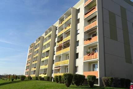 Wohnung Crimmitschau - 3 Zimmer, 69 m&sup2;, 27.000&euro; | Angebot:26081046