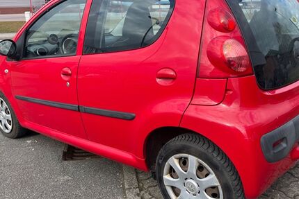 Peugeot 107 146.000 km 2.500 € Lübeck 23560