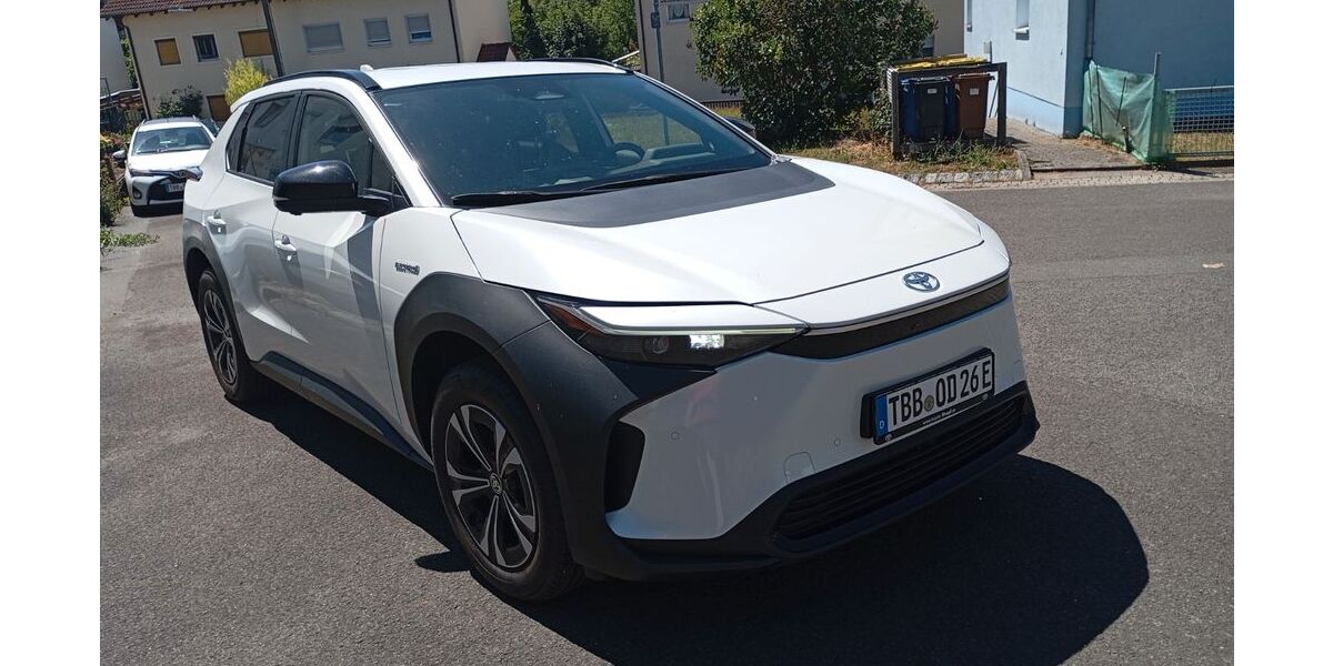 Toyota bZ4X 7.070 km 31.500 &euro; Tauberbischofsheim 97941