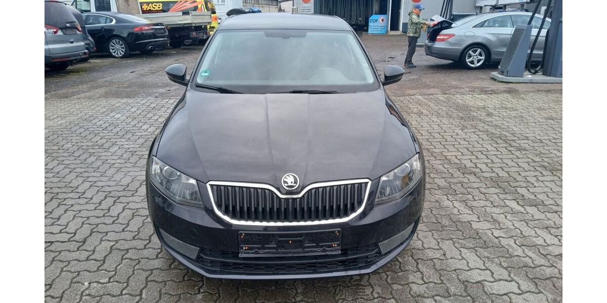 Skoda Octavia 218.000 km 7.590 &euro; Karlsruhe 76185