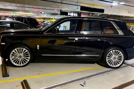 Rolls Royce Cullinan 65.000 km 299.000 &euro; Berlin 14193
