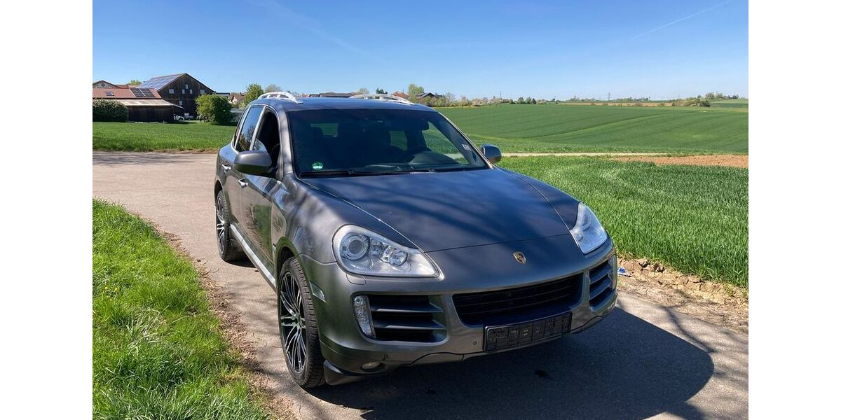Porsche Cayenne 215.700 km 10.890 &euro; Leonberg 71229