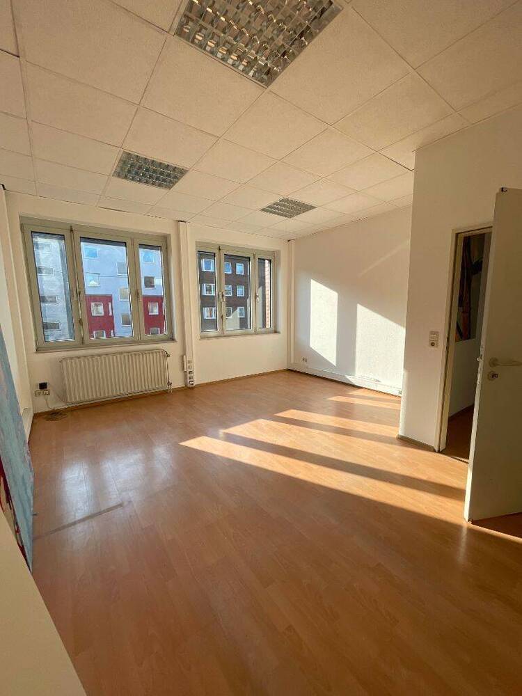 Helle Büroräumlichkeiten an der Hochschule Düsseldorf - All-in-Miete
