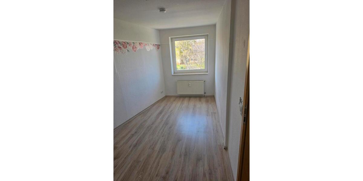 Dachgeschoßwohnung Aschersleben - 4 Zimmer, 90 m&sup2;, 750&euro; | Angebot:26211977