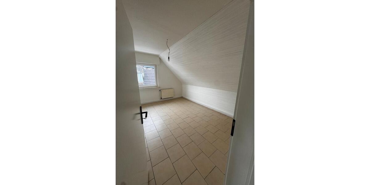 Dachgeschoßwohnung Löningen - 3 Zimmer, 83 m&sup2;, 700&euro; | Angebot:25351153