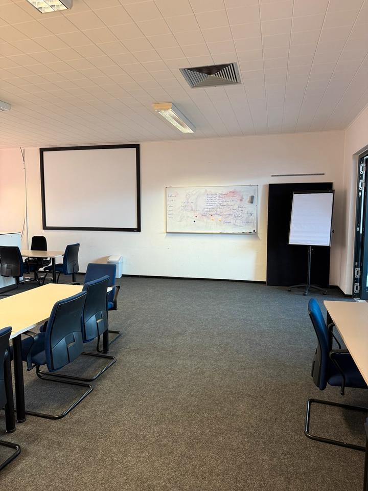 FAHRSCHUL- & SCHULUNGSRÄUME IN TOP-LAGE IN IBBENBÜREN ZU VERMIETEN!