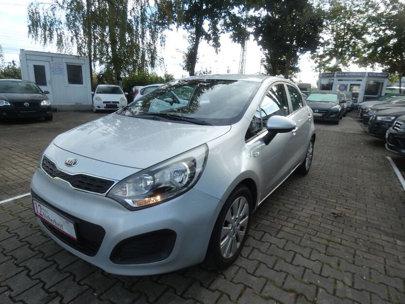 Kia Rio 84.156 km 4.950 € München 81825
