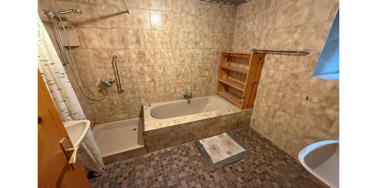 Bauernhaus, Landhaus Donauwörth - 7 Zimmer, 200 m&sup2;, 450.000&euro; | Angebot:26822168