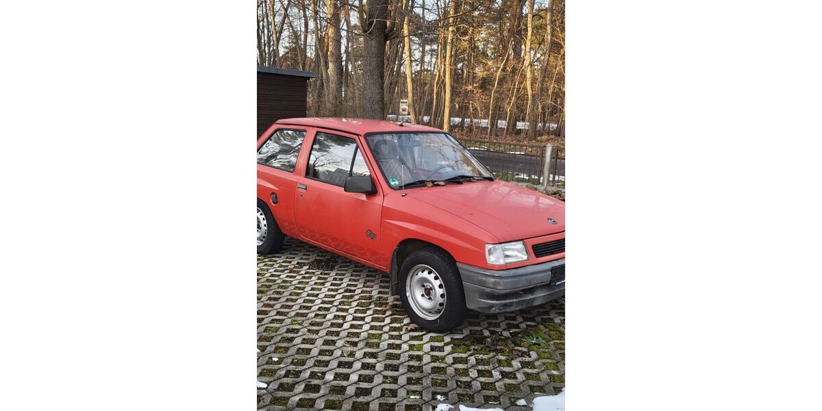 Opel Corsa 56.925 km 1.500 &euro; Hoyerswerda 02977