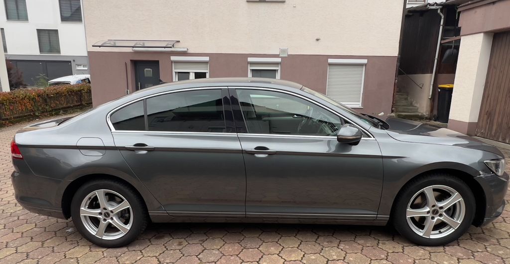 VW Passat 105.000 km 11.399 € Filderstadt 70794