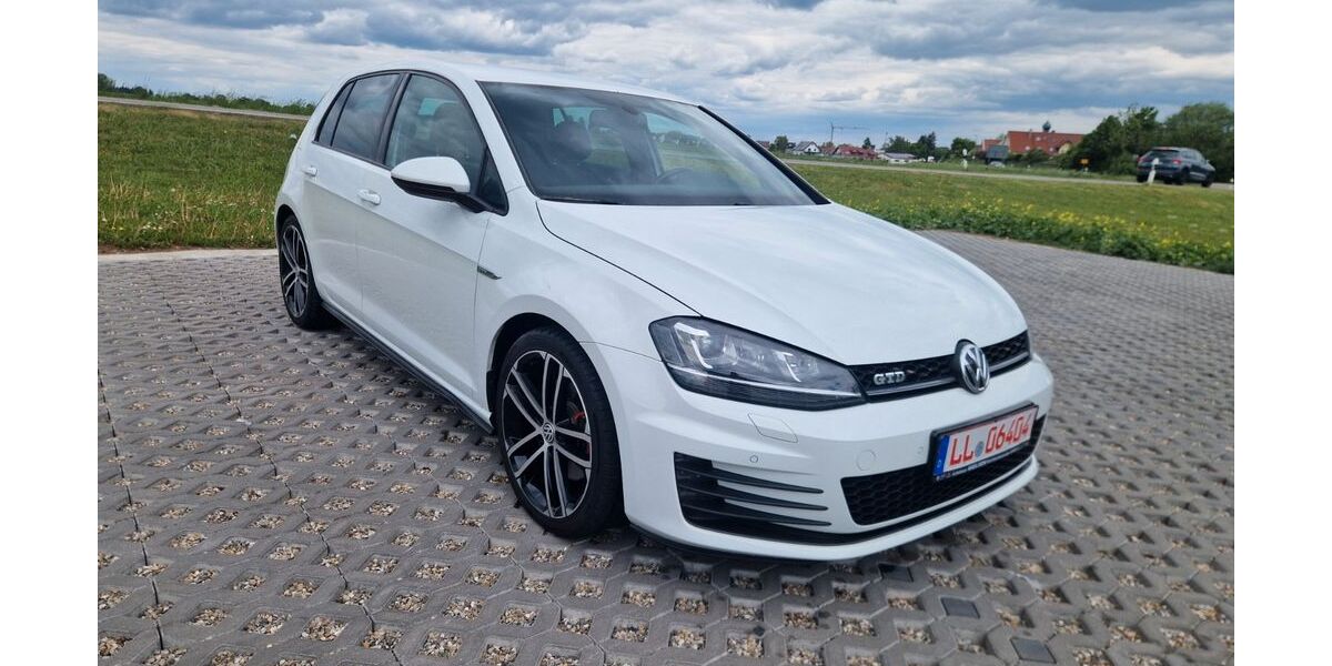 VW Golf 291.000 km 7.999 &euro; GELTENDORF 82269