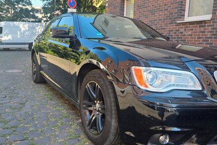 Chrysler 300C 196.370 km 7.999 &euro; Neuss 41462