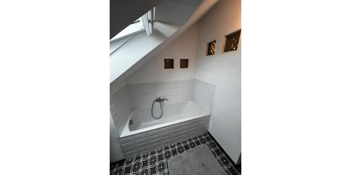 Dachgeschoßwohnung Kaufungen - 4 Zimmer, 100 m&sup2;, 990&euro; | Angebot:26165151