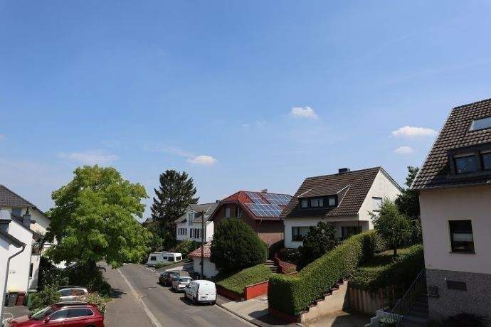 **Helle 2 Zimmerwohnung mit separatem Eingang und Balkon. Ausschließlich für den Einpersonenhaushalt!** 2 zimmer