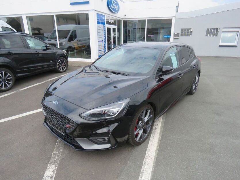 Ford Focus 79.000 km 21.900 € Butzbach 35510