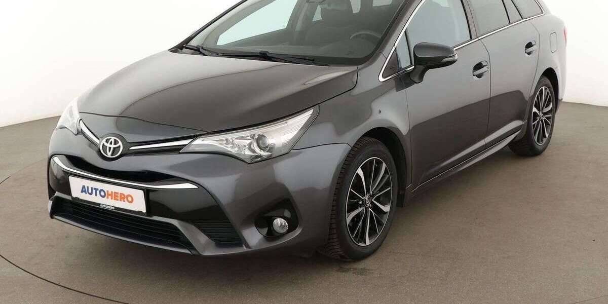 Toyota Avensis 107.810 km 15.360 &euro; Essen 45141